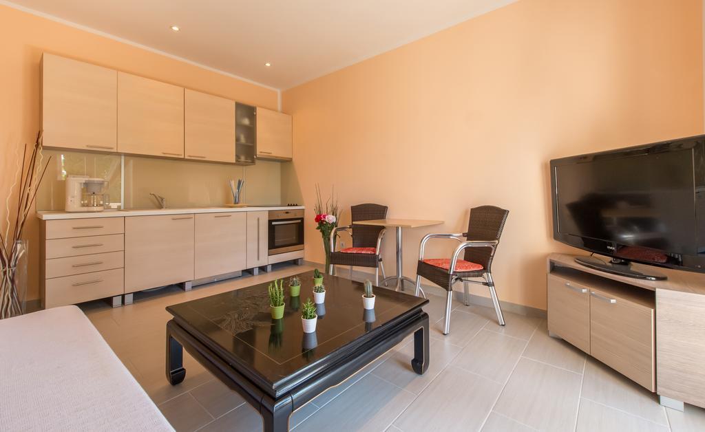 Apartment Puko Bol Bilik gambar